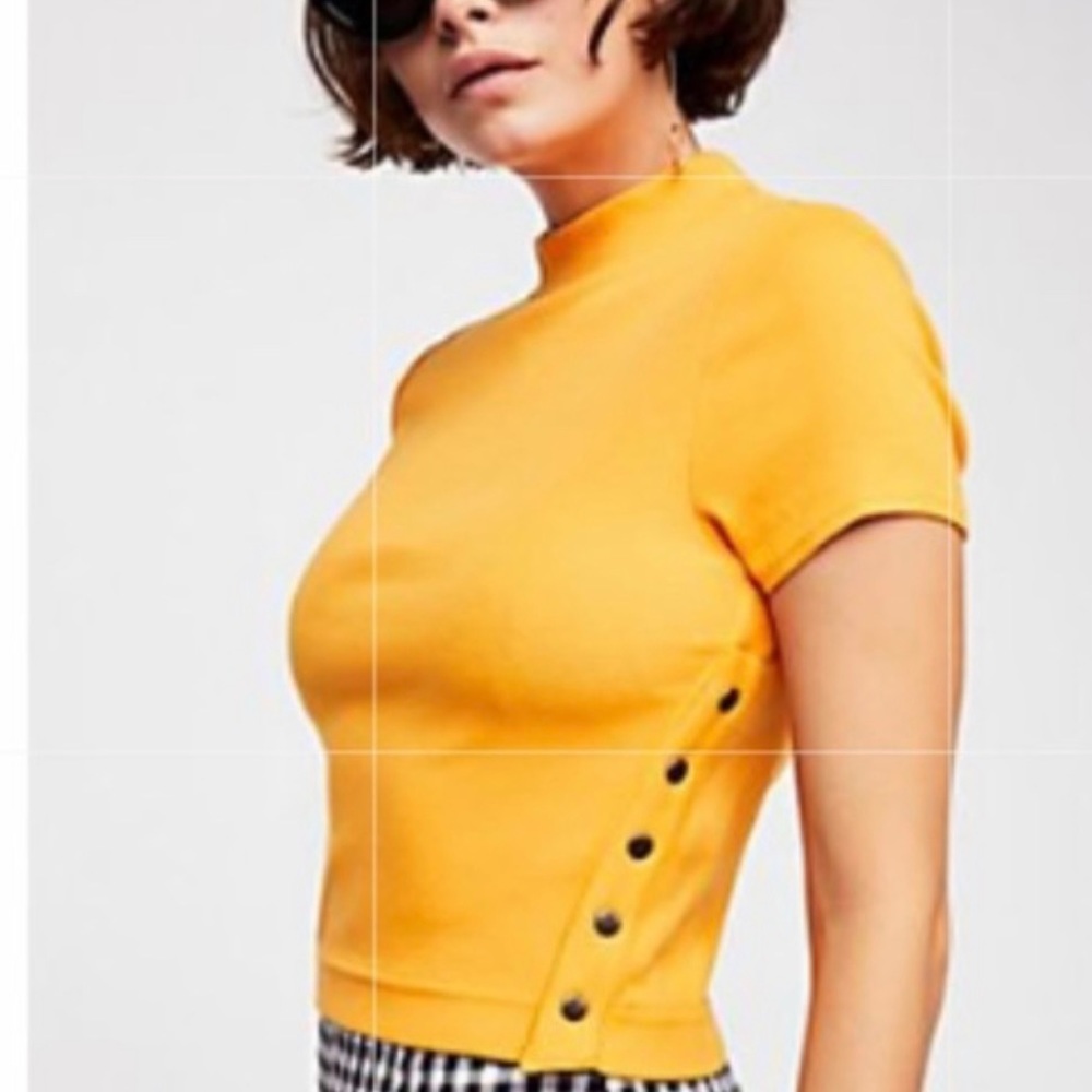 Free People Yellow Ribbed Snap Back Tee SZ- L